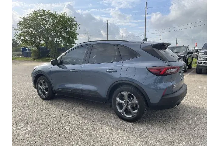 $23981 : Ford Escape 2025 ST-Line 4dr image 3