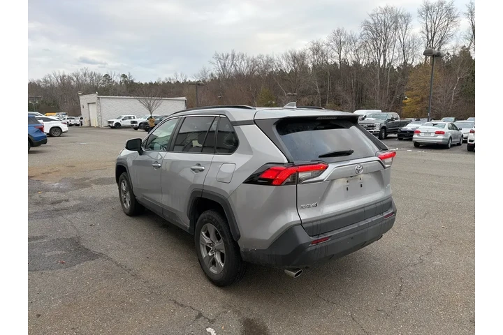 $25500 : Toyota RAV4 2024 XLE 4dr SUV image 6