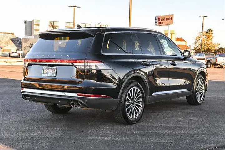Lincoln Aviator 2023 AWD Res image 8