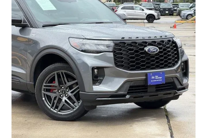 $39874 : Ford Explorer 2025 AWD ST-Li image 2