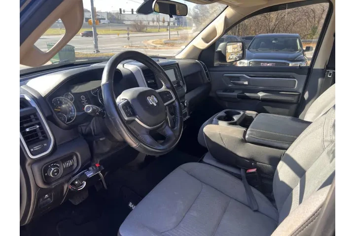 $18999 : 2019 RAM 1500 Big Horn image 10