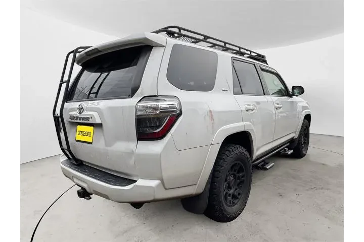 $27971 : Toyota 4Runner 2017 4x4 SR5 image 4