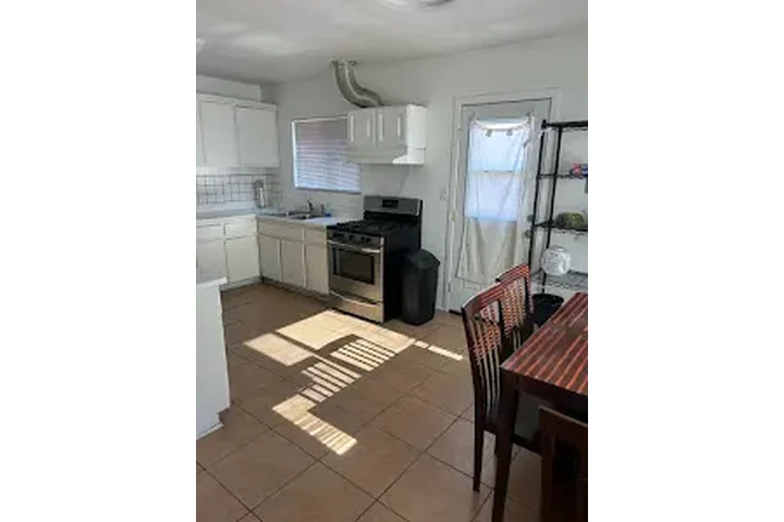 $1550 : SE RENTA APARTAMENTO image 2