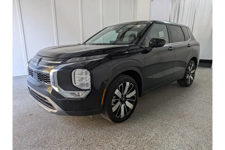 $28797 : Mitsubishi Outlander 2025 SE image 7