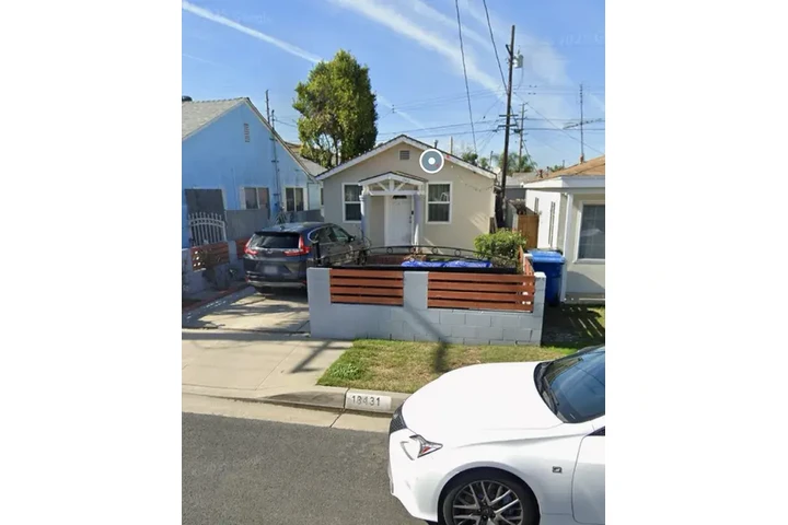 $1700 : Downey Renta 🏡 image 1