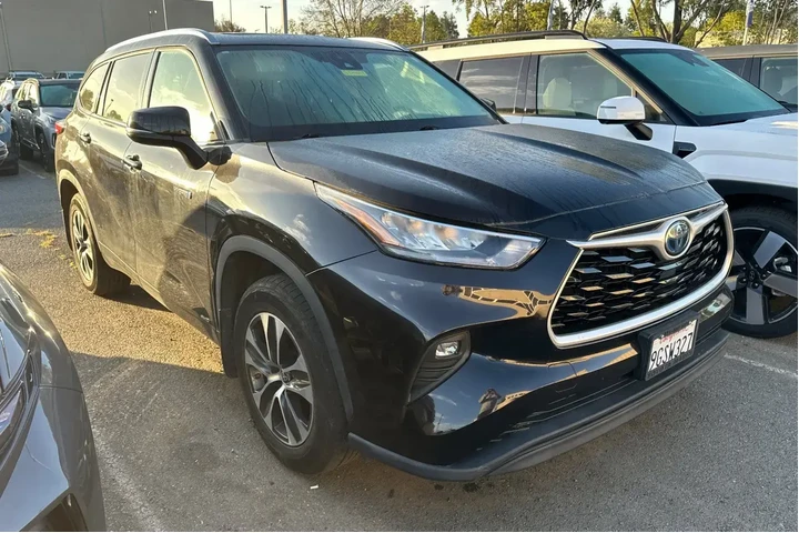 $34990 : Toyota Highlander Hybrid 202 image 2