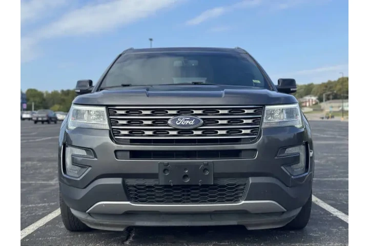 $7999 : 2016 Explorer XLT image 4