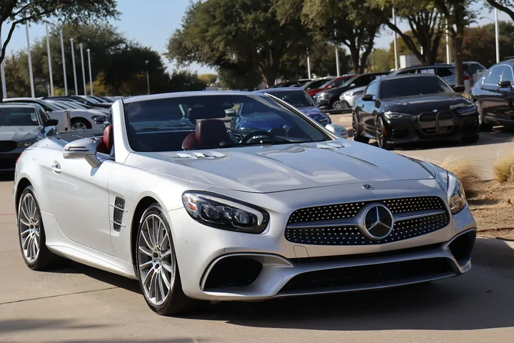 $40675 : 2018 SL 450 Roadster image 3