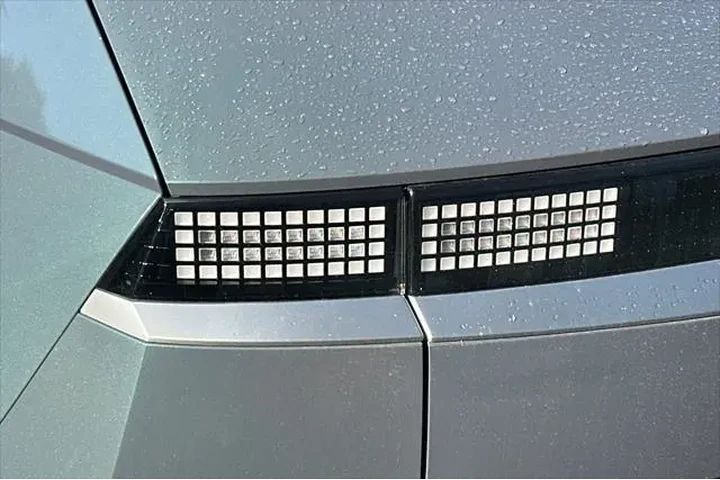 $25690 : Hyundai IONIQ 5 2024 SEL 4dr image 6