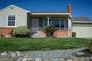 property is NEWLY REMODELED . en Sacramento