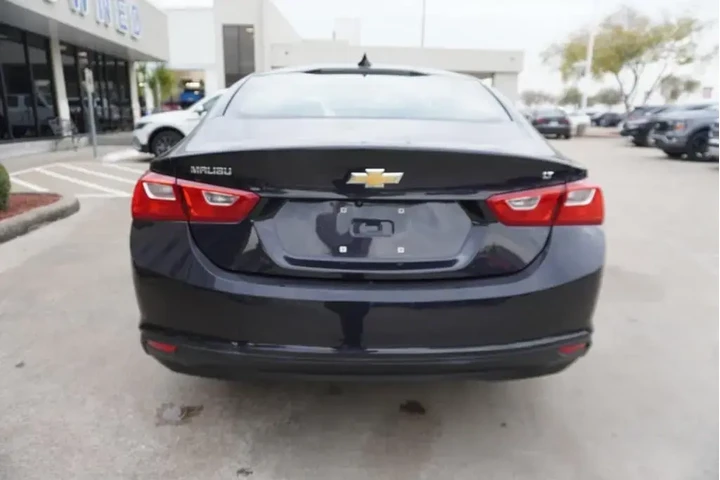$18988 : Chevrolet Malibu 2023 LT 4dr image 5