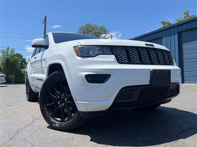 $23988 : 2019 Grand Cherokee Altitude, image 1