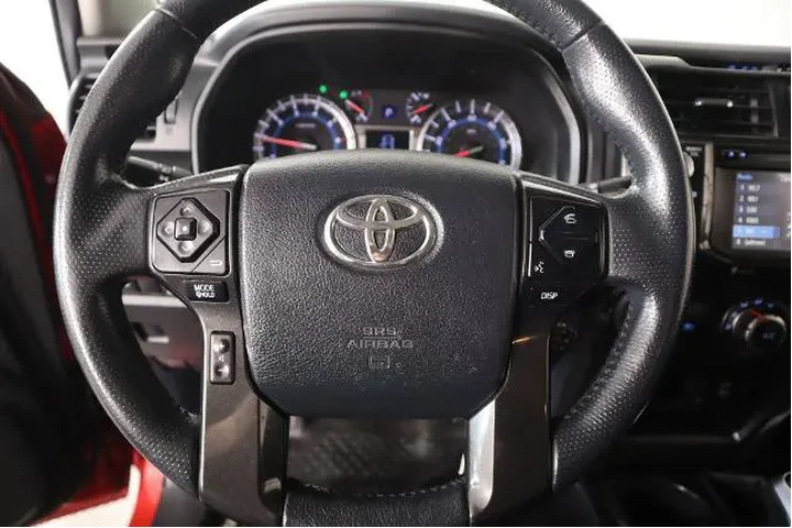 $30955 : Toyota 4Runner 2018 4x4 SR5 image 3