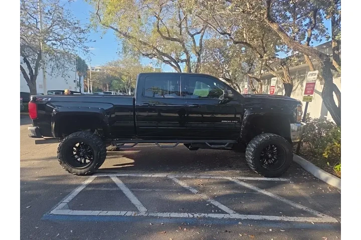 $27000 : Chevrolet Silverado 2500HD 2 image 4