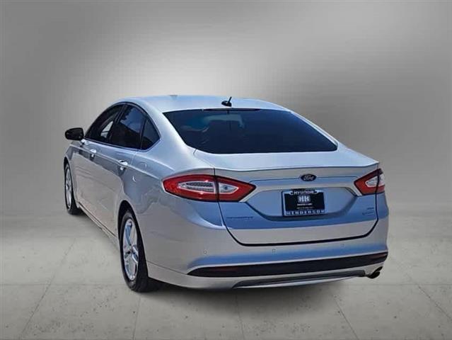 $12990 : Pre-Owned 2016 Ford Fusion SE image 7