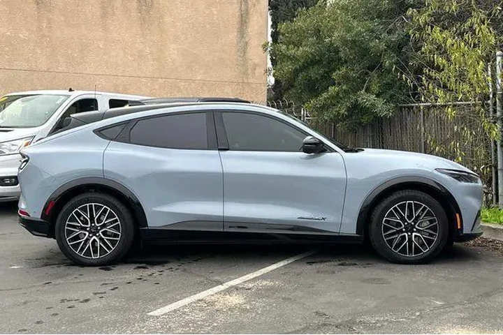 $29996 : Ford Mustang Mach-E 2024 Pre image 7