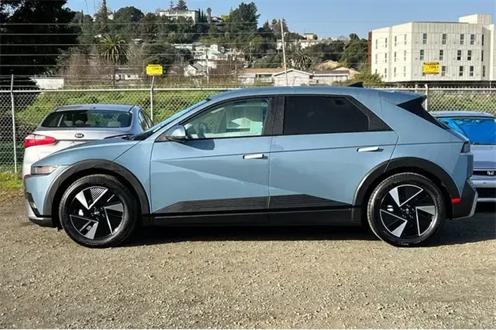 $34990 : Hyundai IONIQ 5 2025 AWD SE image 10