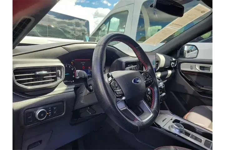 $29990 : Ford Explorer 2022 ST-Line 4 image 7