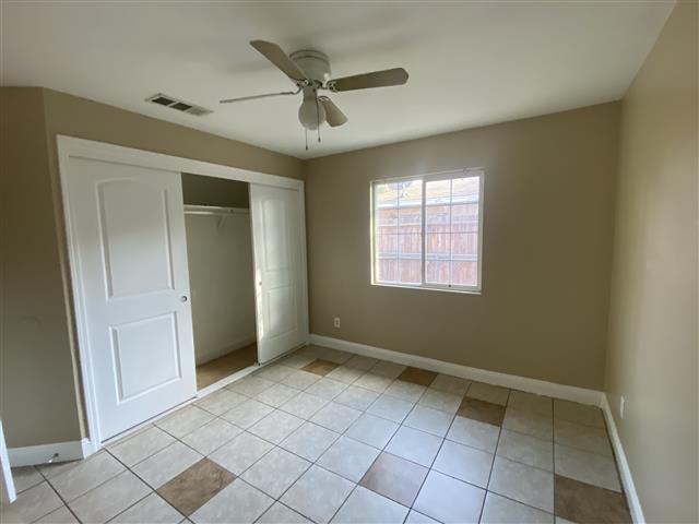 $1550 : 3 bedroom 2 bath house image 3