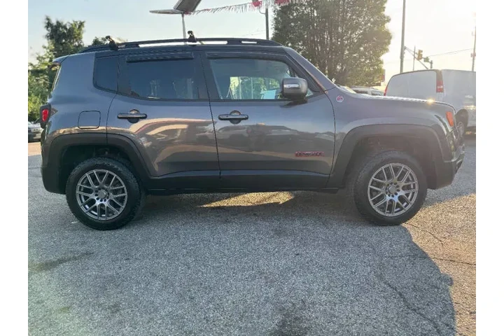 $9499 : 2016 Renegade Trailhawk image 9
