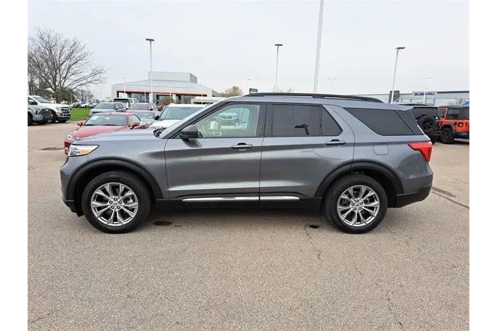 $28800 : Ford Explorer 2022 AWD XLT 4 image 2