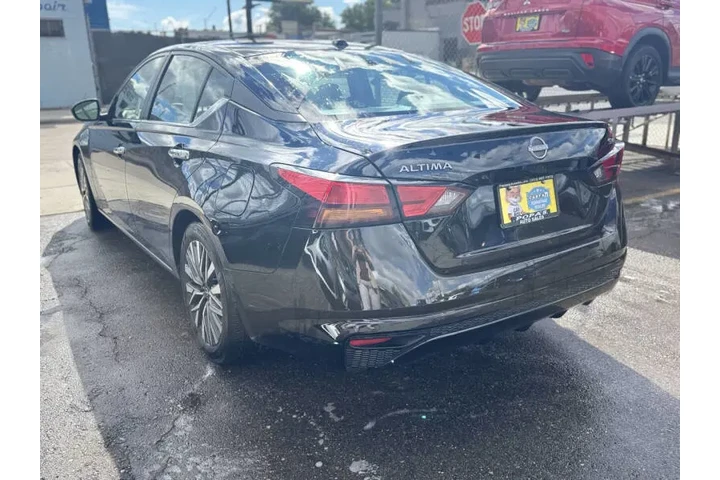 $20995 : 2024 Altima 2.5 SV image 6