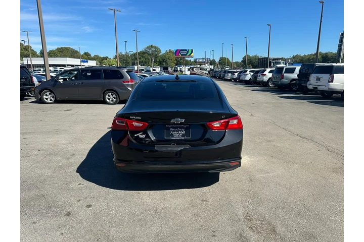 2016 Malibu 4dr Sdn LT w/1LT image 3