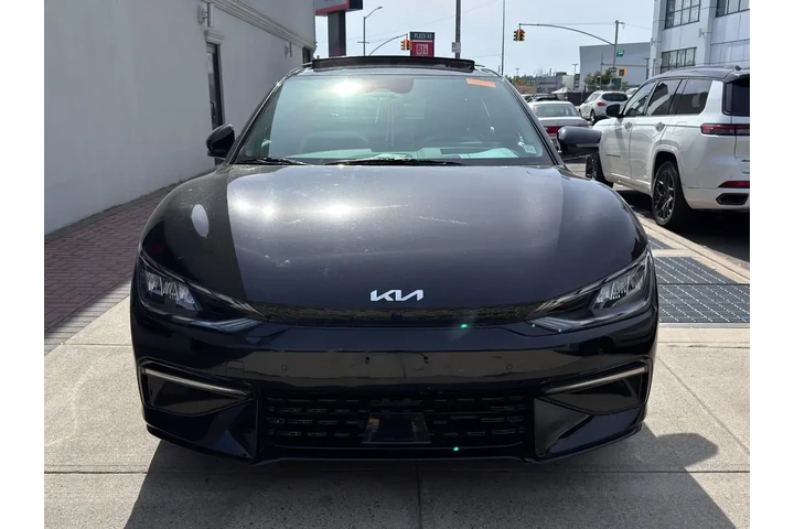 $23895 : Kia EV6 2023 AWD GT-Line 4dr image 2