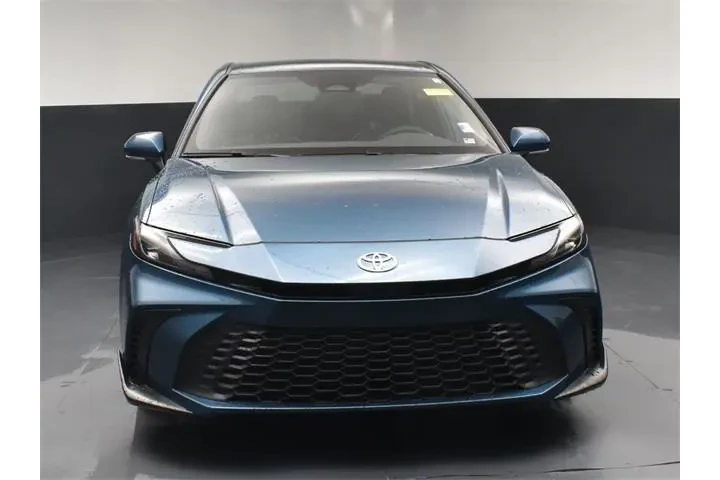 $25142 : Toyota Camry 2025 SE 4dr Sed image 3
