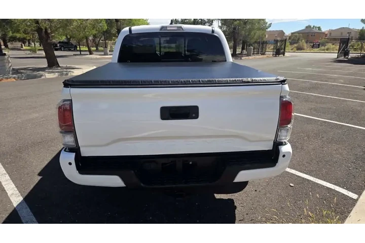 2021 TOYOTA TACOMA DOUBLE CAB image 8