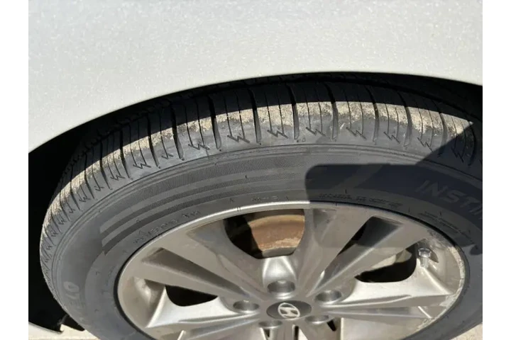 $13990 : 2018 Elantra SEL image 10