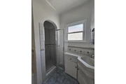$1700 : CASA NUEVA EN RENTA@Burbank,CA thumbnail