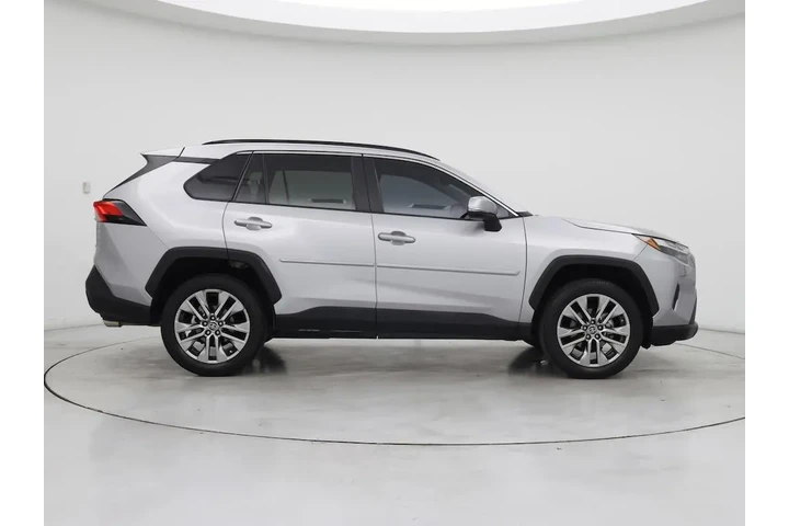 $30998 : Toyota RAV4 2022 XLE Premium image 7