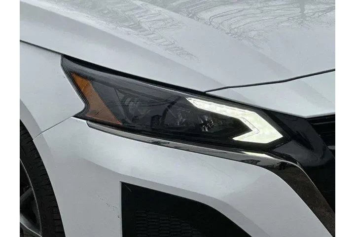 $20995 : Nissan Altima 2024 2.0 SR 4d image 7