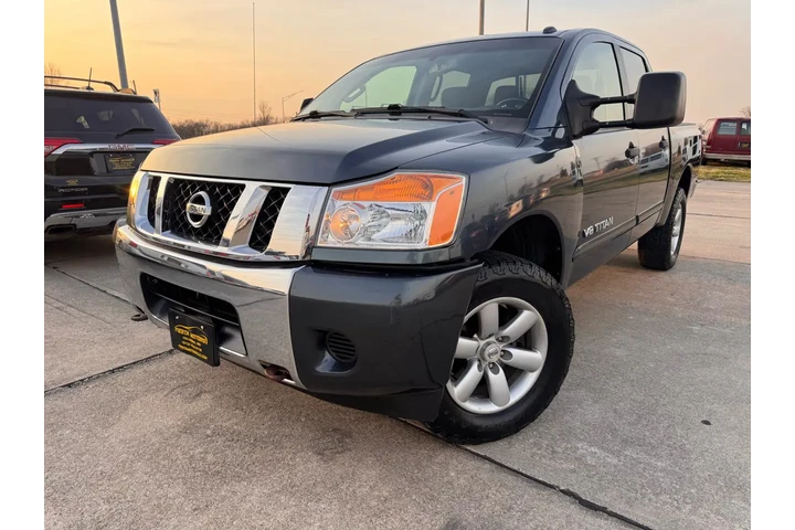 $14999 : 2014 Titan S Crew Cab 4WD image 3