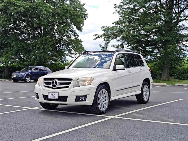 2010 GLK 350 4MATIC image 2