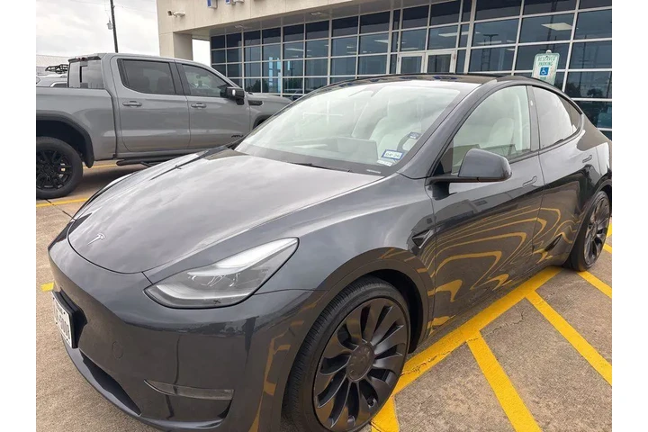 $38125 : Tesla Model Y 2024 AWD Perfo image 1
