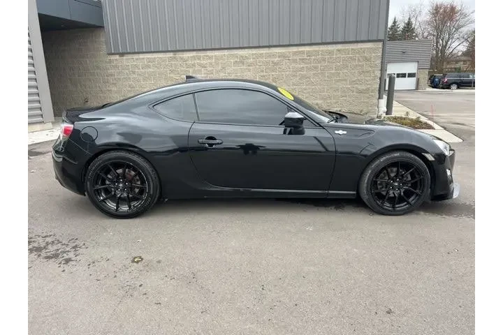$14178 : Scion FR-S 2015 2dr Coupe 6A image 4