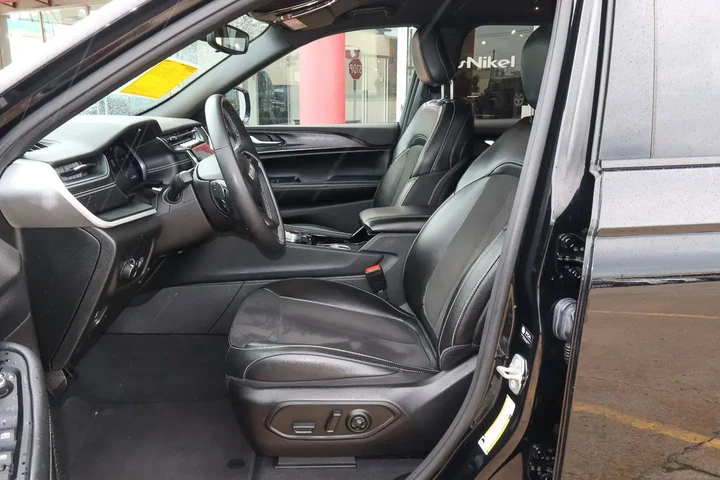 $26488 : 2023 Grand Cherokee Altitude image 7