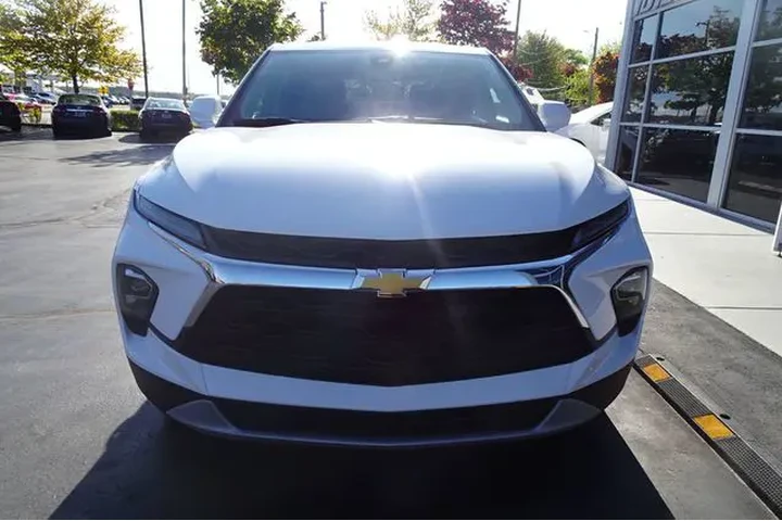 $25999 : 2024 Blazer image 3