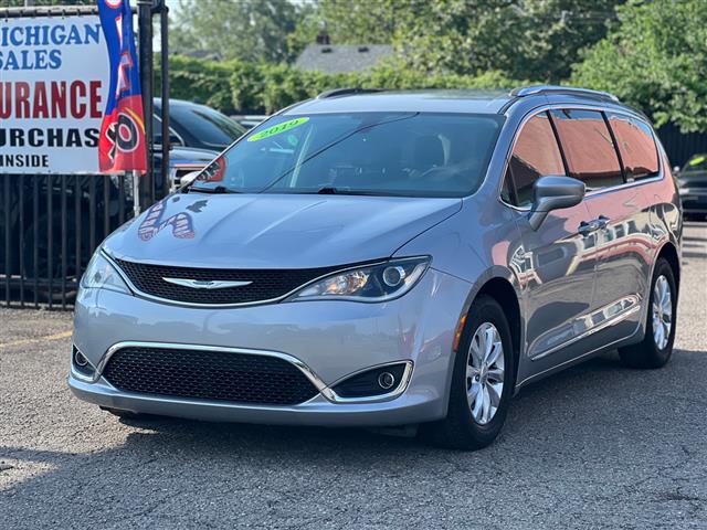 $16999 : 2019 Pacifica image 2