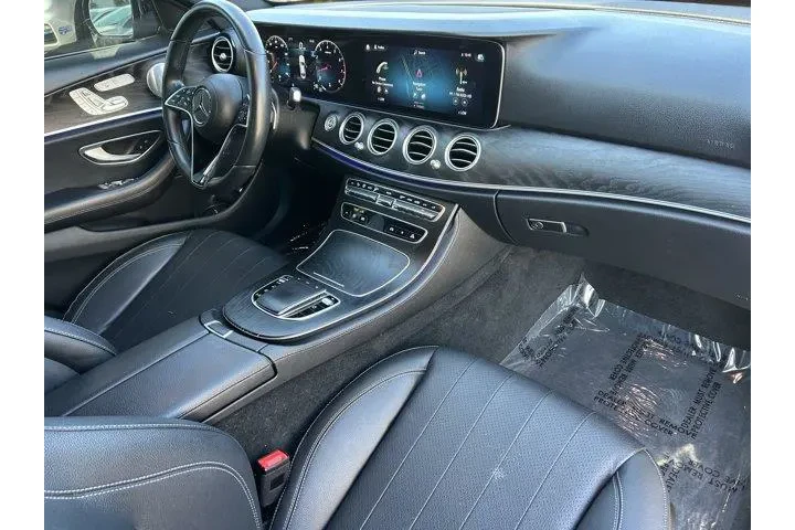 $32998 : Mercedes-Benz E-Class 2022 E image 8