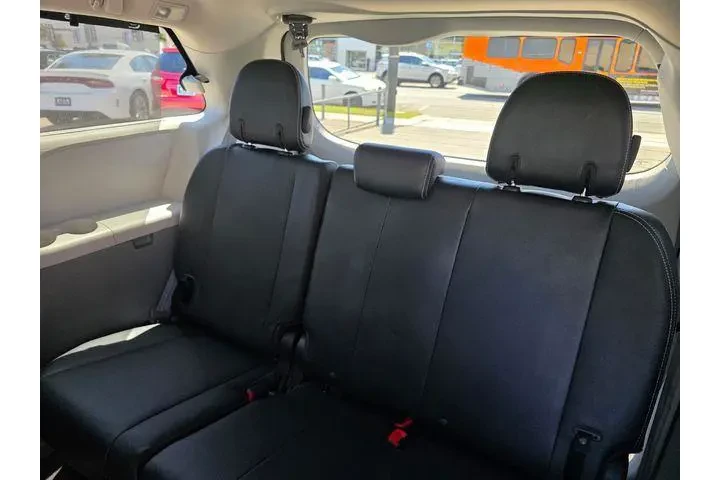 $15791 : Toyota Sienna 2014 SE 8-Pass image 7