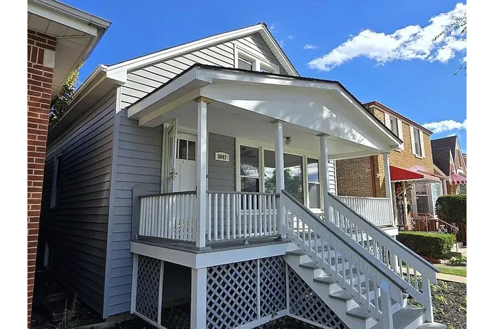 $1050 : Encantadora de 3 dormitorios image 1