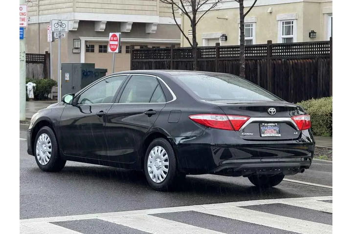 $15988 : 2016 Camry LE image 7