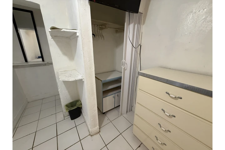 $800 : Cuarto todo incluido Kendall image 6