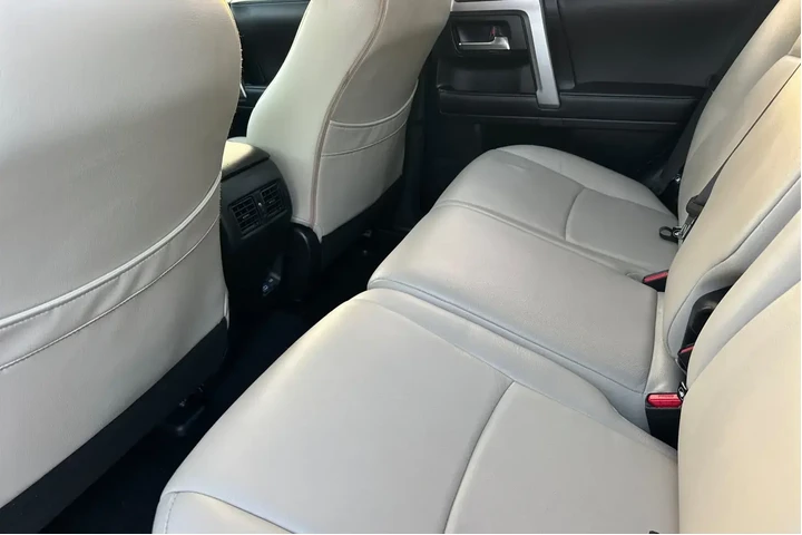 $37500 : Toyota 4Runner 2023 4x4 SR5 image 8