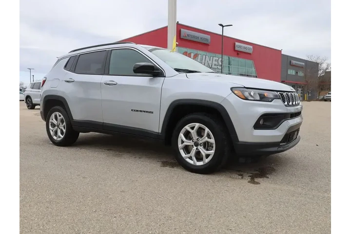 $22477 : Jeep Compass 2025 4x4 Latitu image 2