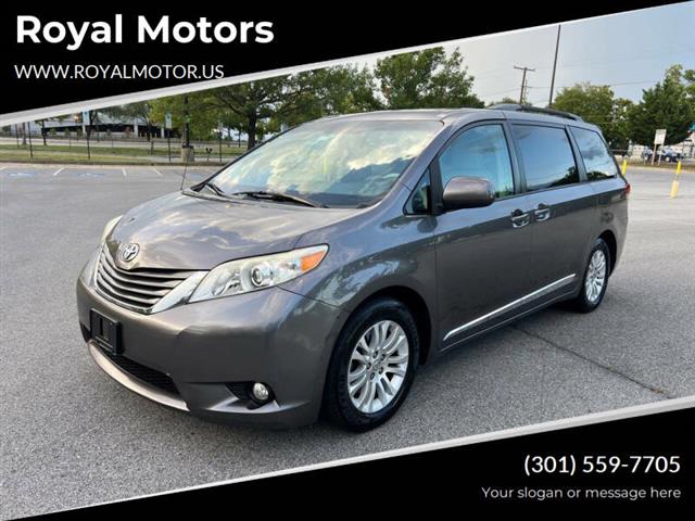 $10900 : 2014 Sienna XLE 8-Passenger image 2