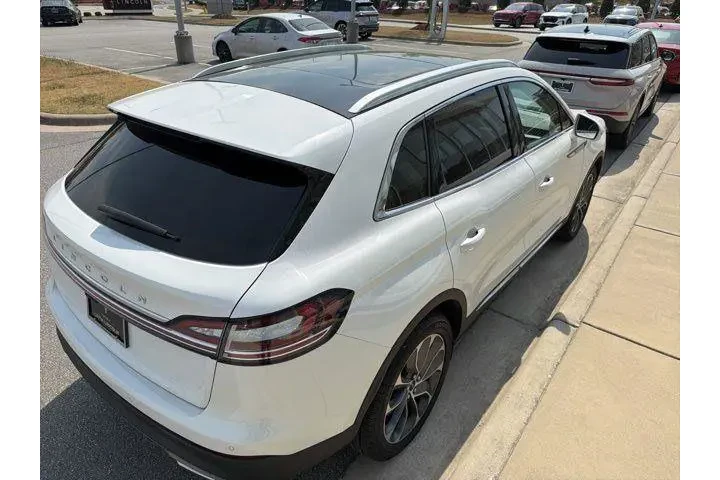 $36380 : Lincoln Nautilus 2022 AWD Re image 6